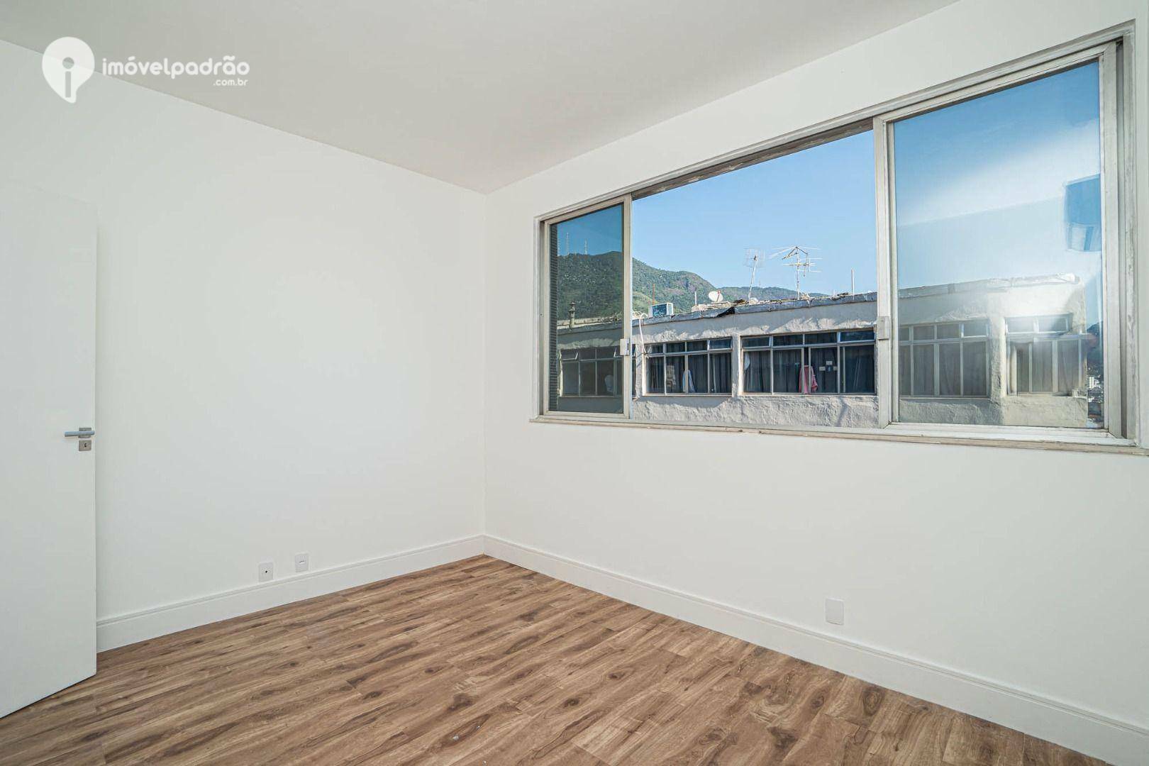 Apartamento à venda com 4 quartos, 130m² - Foto 15