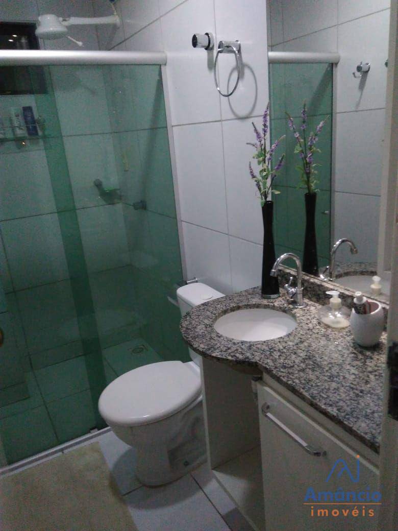 Apartamento à venda com 2 quartos, 70m² - Foto 11