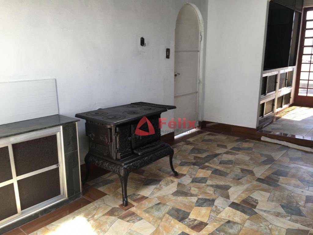 Casa à venda com 3 quartos, 294m² - Foto 4