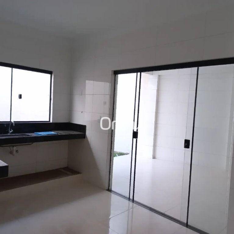 Casa à venda com 3 quartos, 103m² - Foto 4