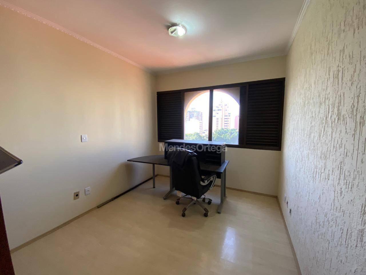 Apartamento à venda com 3 quartos, 249m² - Foto 9