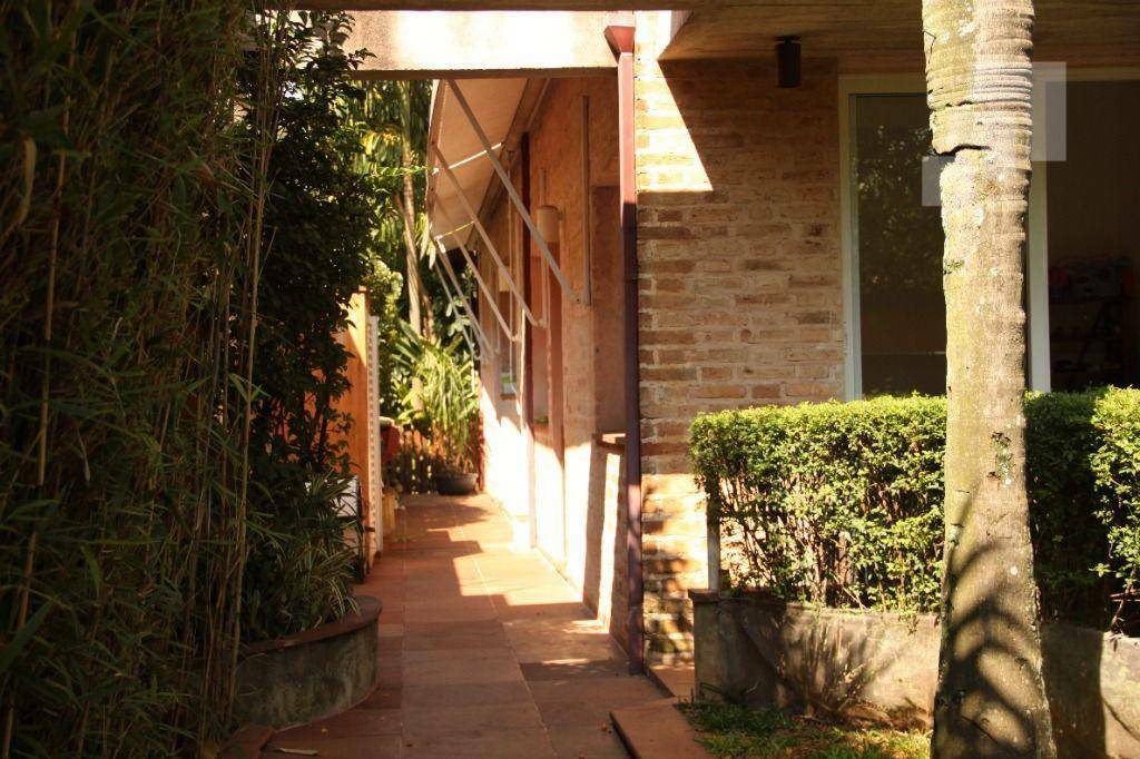 Sobrado à venda com 4 quartos, 540m² - Foto 31