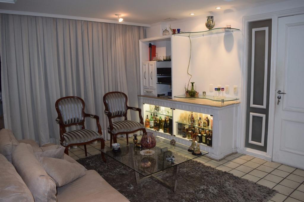 Apartamento à venda com 3 quartos, 241m² - Foto 4