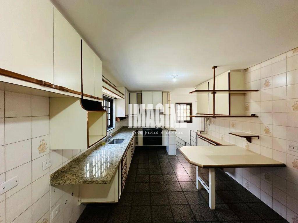 Casa à venda com 4 quartos, 340m² - Foto 9