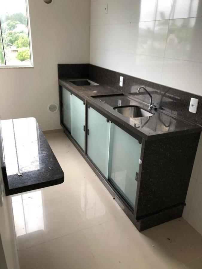 Apartamento à venda com 2 quartos, 70m² - Foto 2