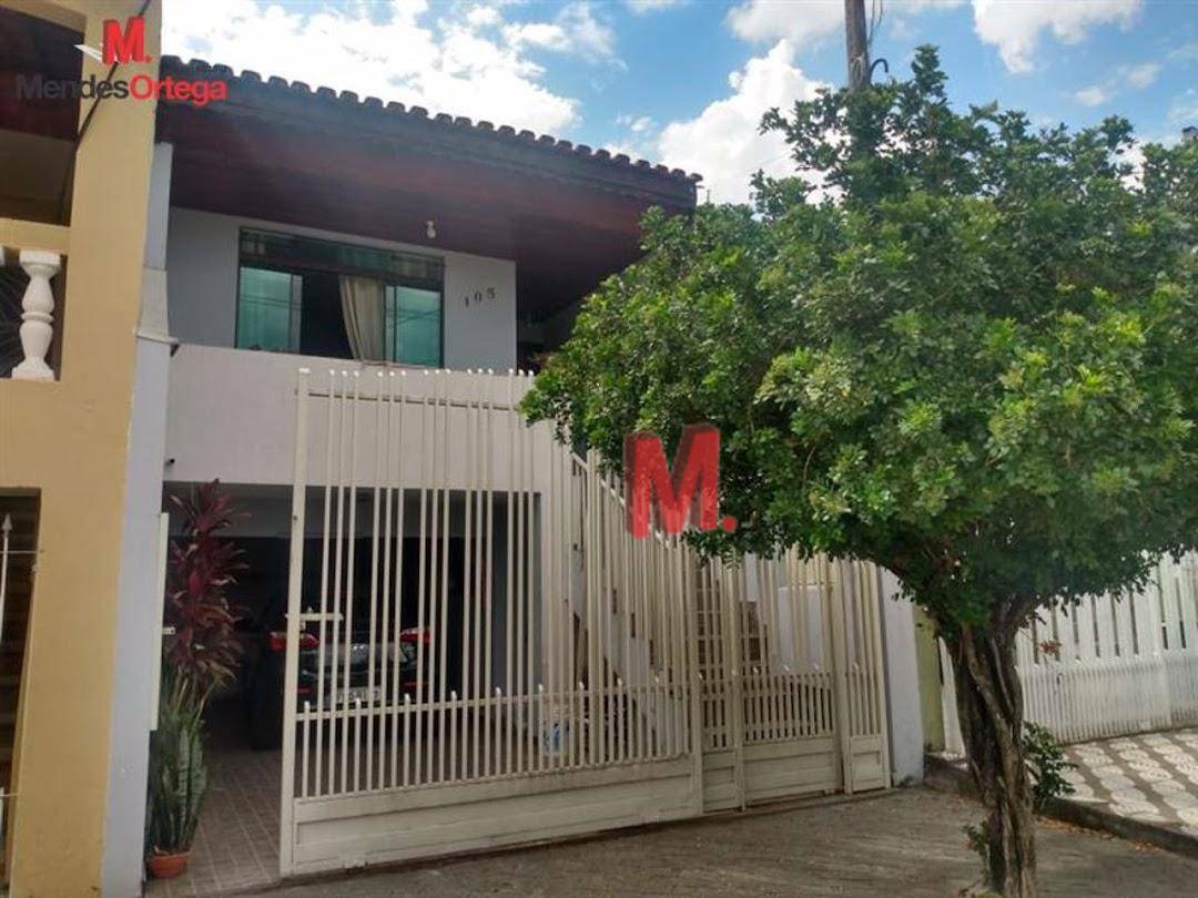 Casa à venda com 2 quartos, 121m² - Foto 1