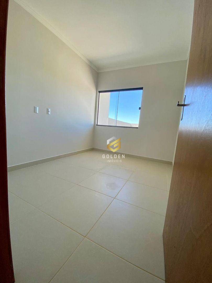 Casa à venda com 2 quartos, 55m² - Foto 4