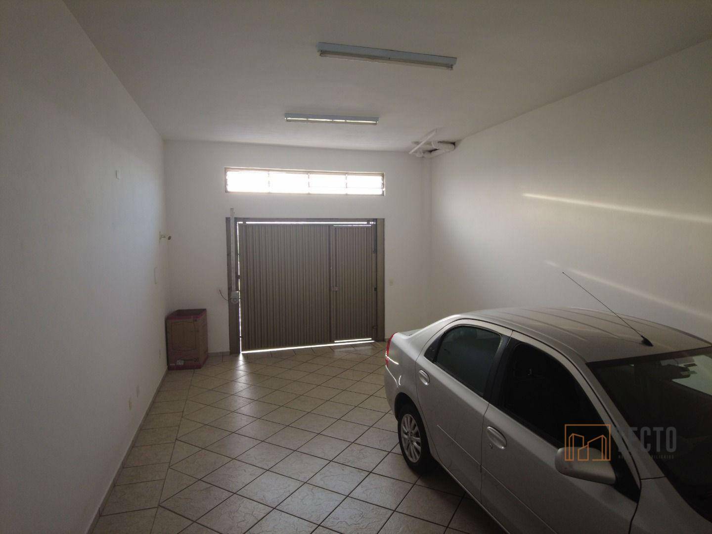 Casa para alugar com 3 quartos, 200m² - Foto 3