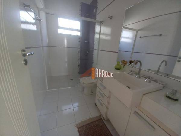 Casa à venda com 3 quartos, 340m² - Foto 24