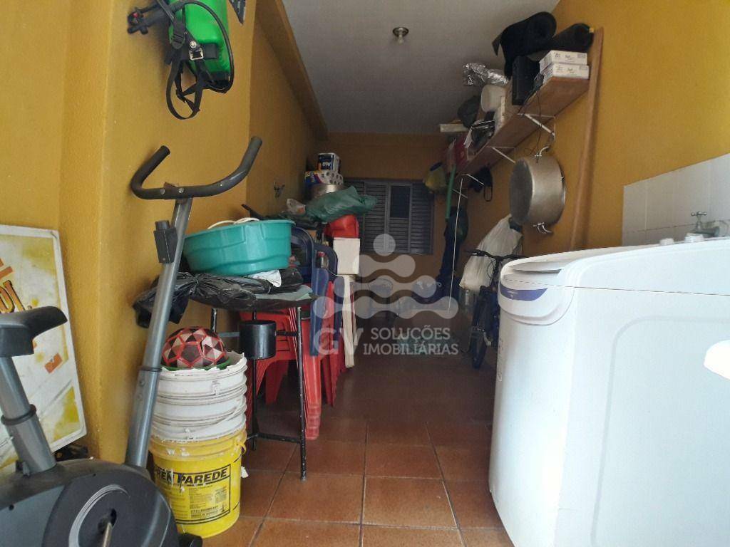 Casa à venda com 3 quartos, 235m² - Foto 25