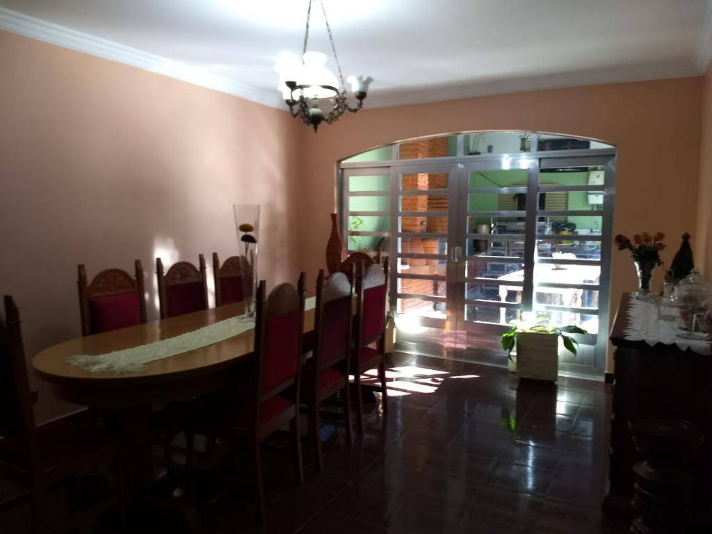 Sobrado à venda com 3 quartos, 182m² - Foto 2