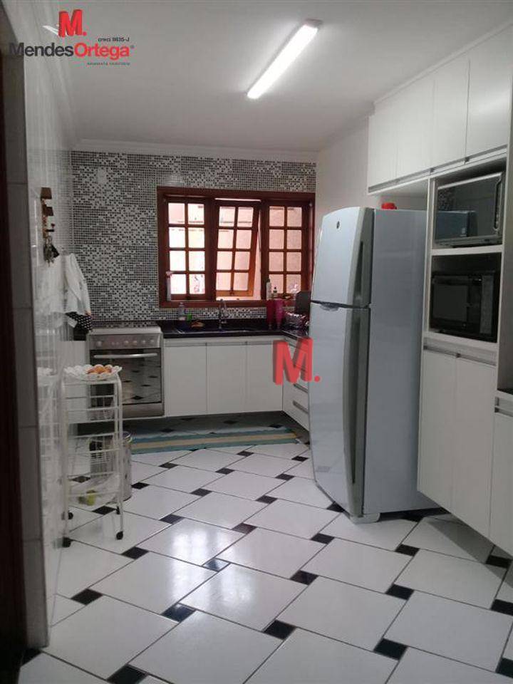 Casa à venda com 4 quartos, 232m² - Foto 14