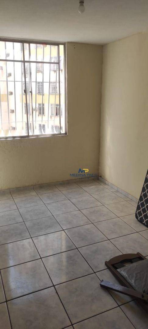 Apartamento à venda com 2 quartos, 60m² - Foto 4