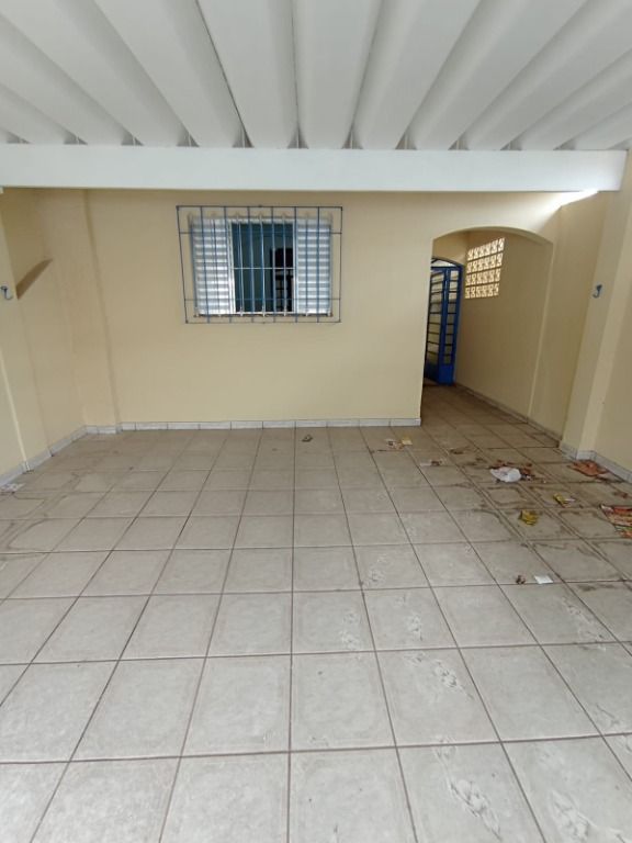 Casa à venda com 3 quartos, 100m² - Foto 1