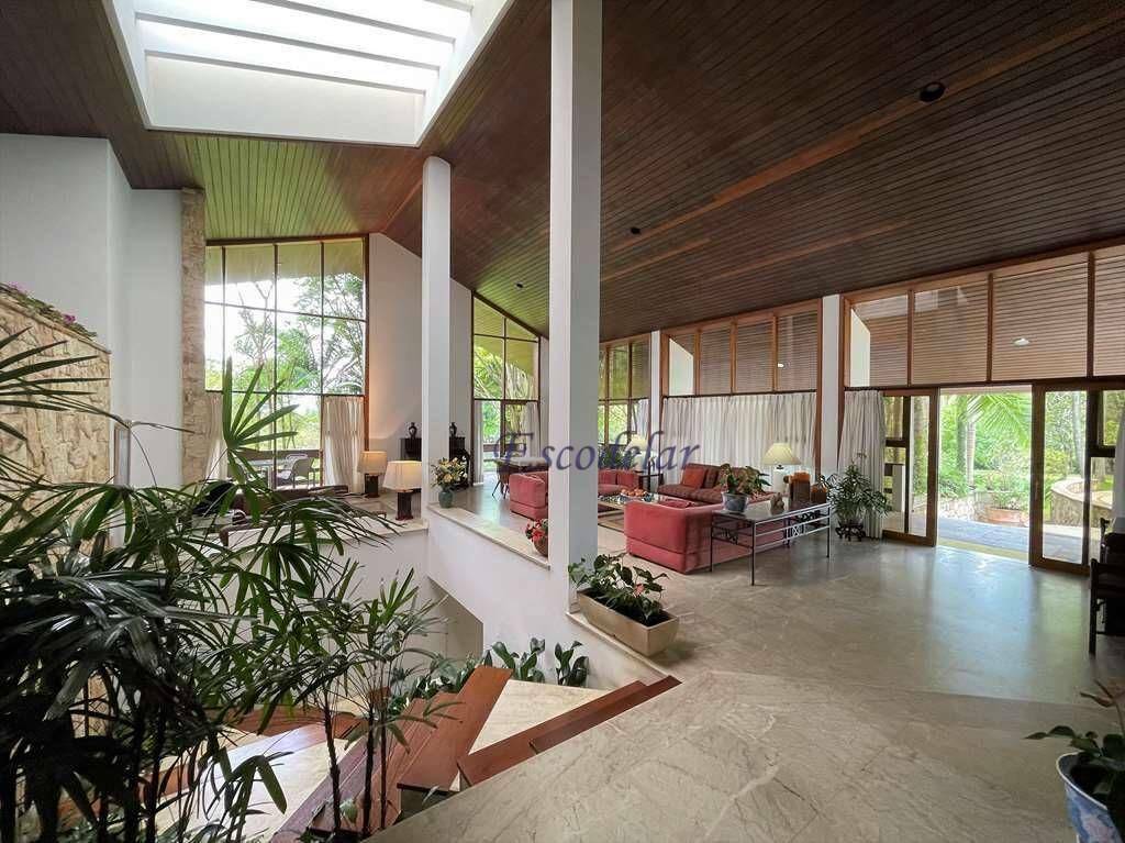 Casa de Condomínio à venda com 3 quartos, 932m² - Foto 1