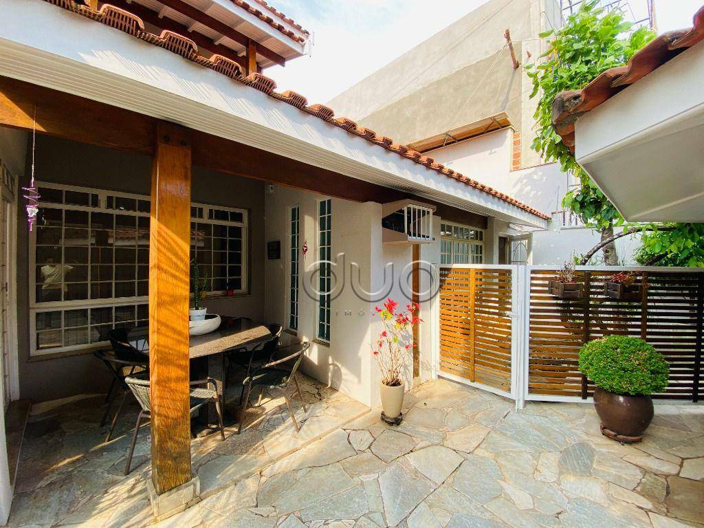 Casa à venda com 4 quartos, 300m² - Foto 4