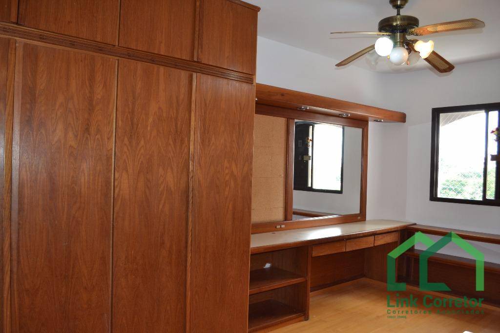 Apartamento à venda com 4 quartos, 190m² - Foto 17