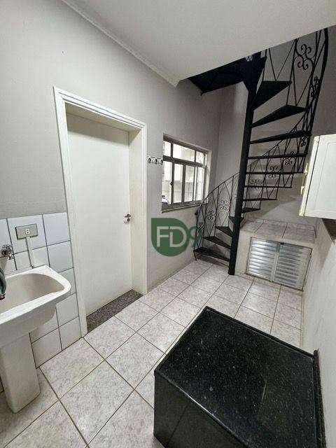 Casa à venda com 3 quartos, 297m² - Foto 24