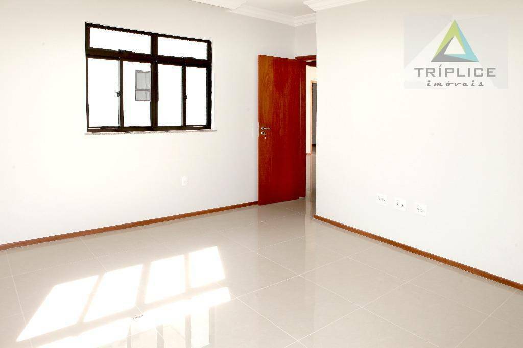 Apartamento à venda com 2 quartos, 75m² - Foto 4