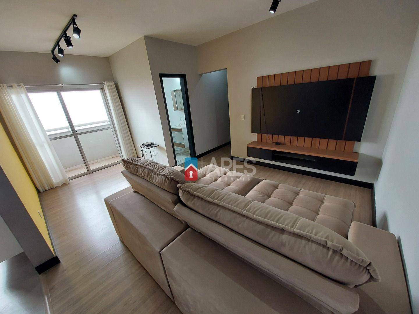 Apartamento à venda com 2 quartos, 65m² - Foto 1