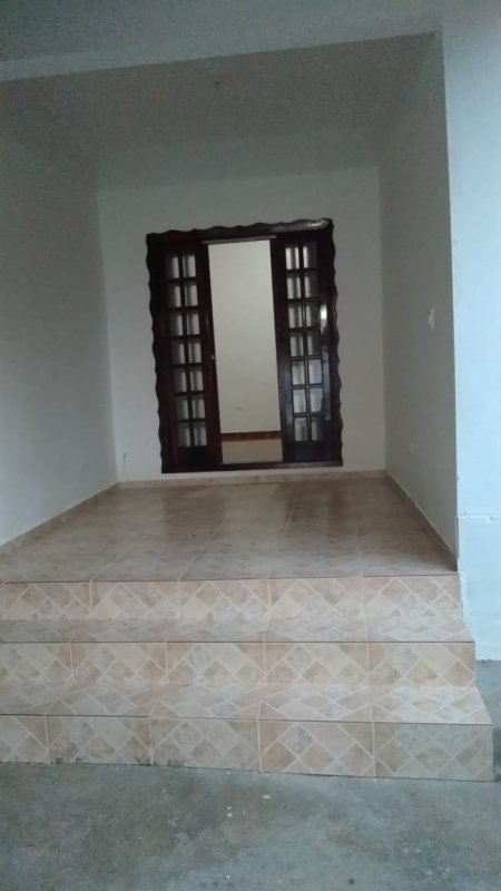 Casa à venda com 2 quartos, 65m² - Foto 4