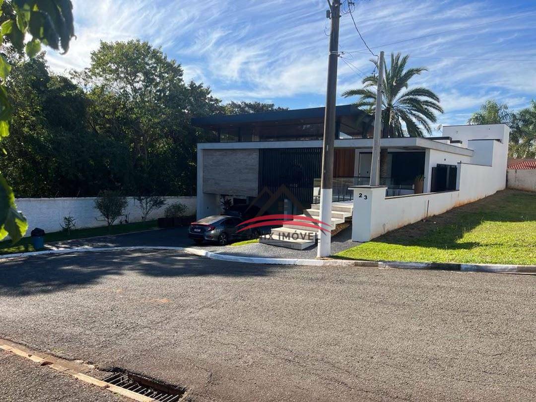 Casa de Condomínio à venda com 4 quartos, 440m² - Foto 2