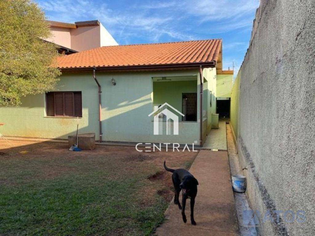 Casa à venda com 3 quartos, 266m² - Foto 3