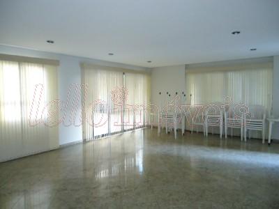 Apartamento para alugar com 2 quartos, 96m² - Foto 13