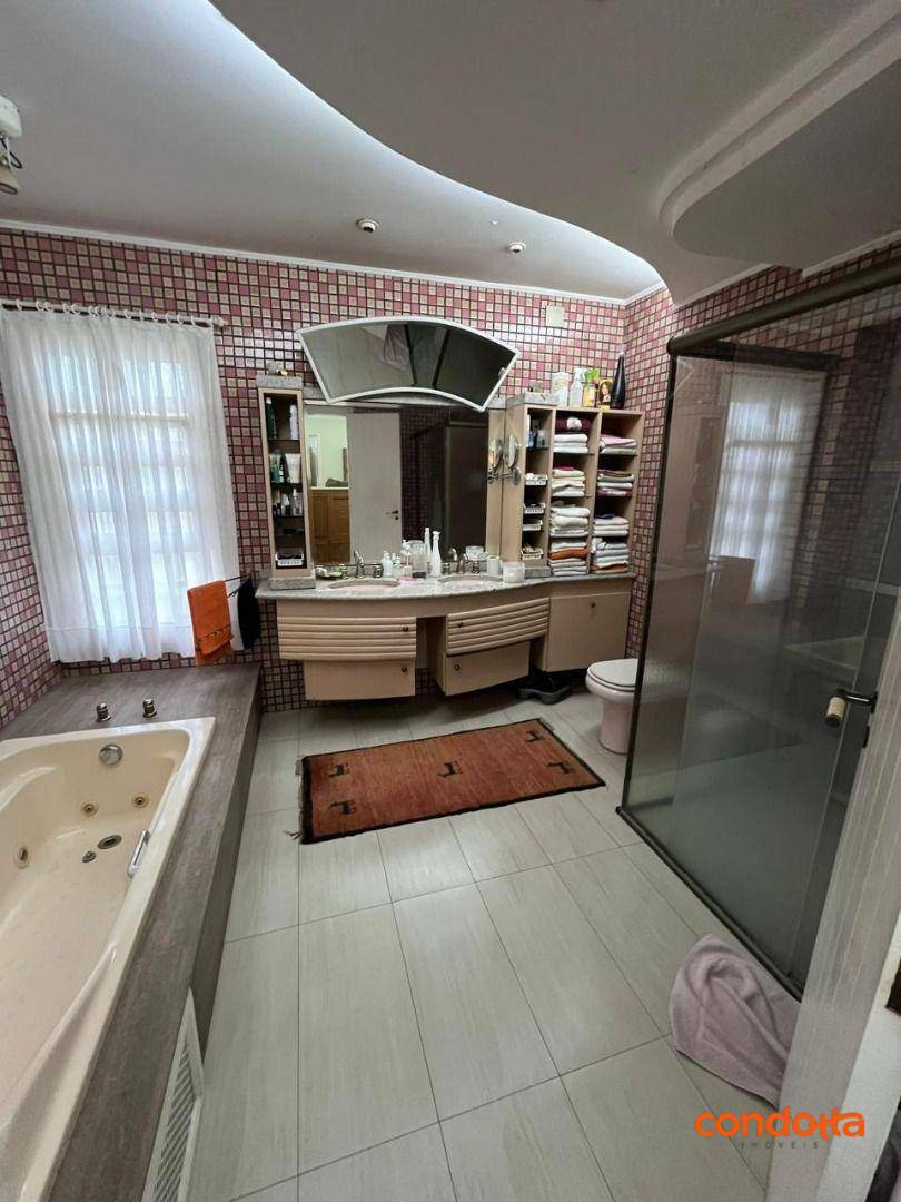 Casa para alugar com 4 quartos, 221m² - Foto 26