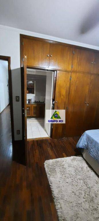 Casa à venda com 3 quartos, 200m² - Foto 8