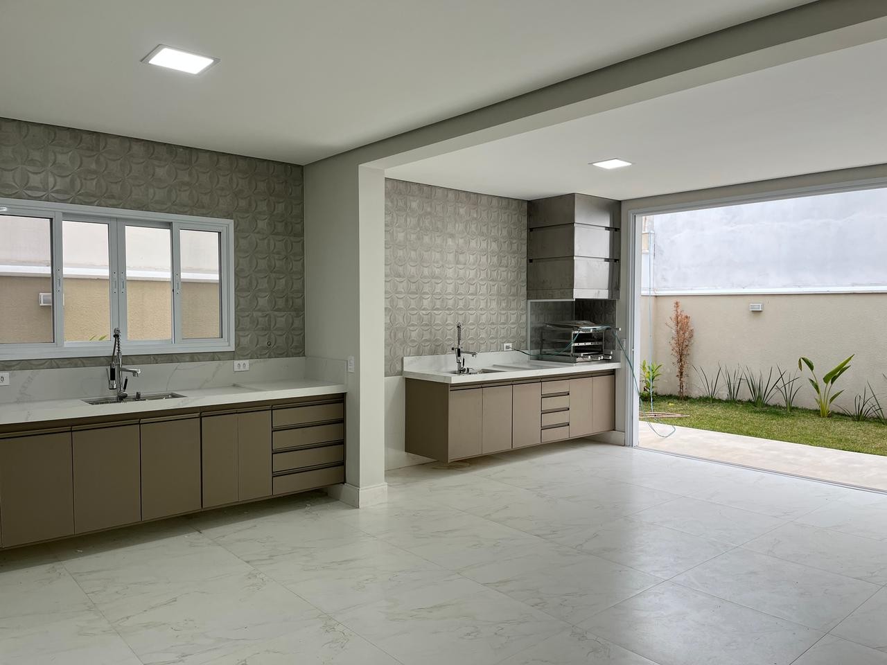Casa de Condomínio à venda com 3 quartos, 208m² - Foto 10