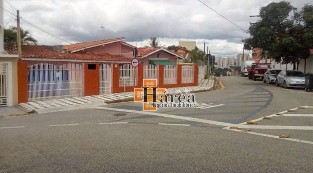 Casa à venda com 3 quartos, 179m² - Foto 1