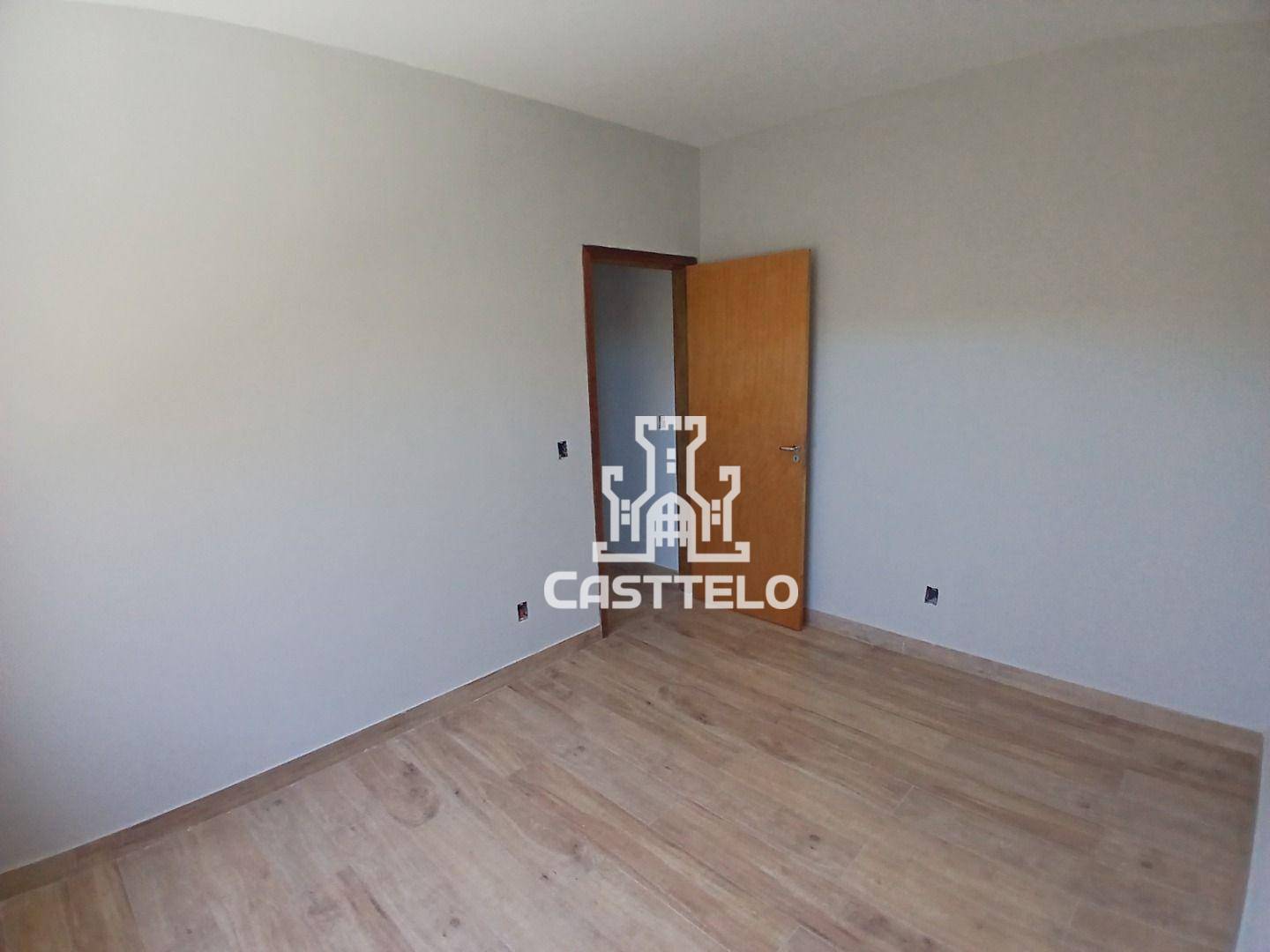 Casa à venda com 2 quartos, 61m² - Foto 10