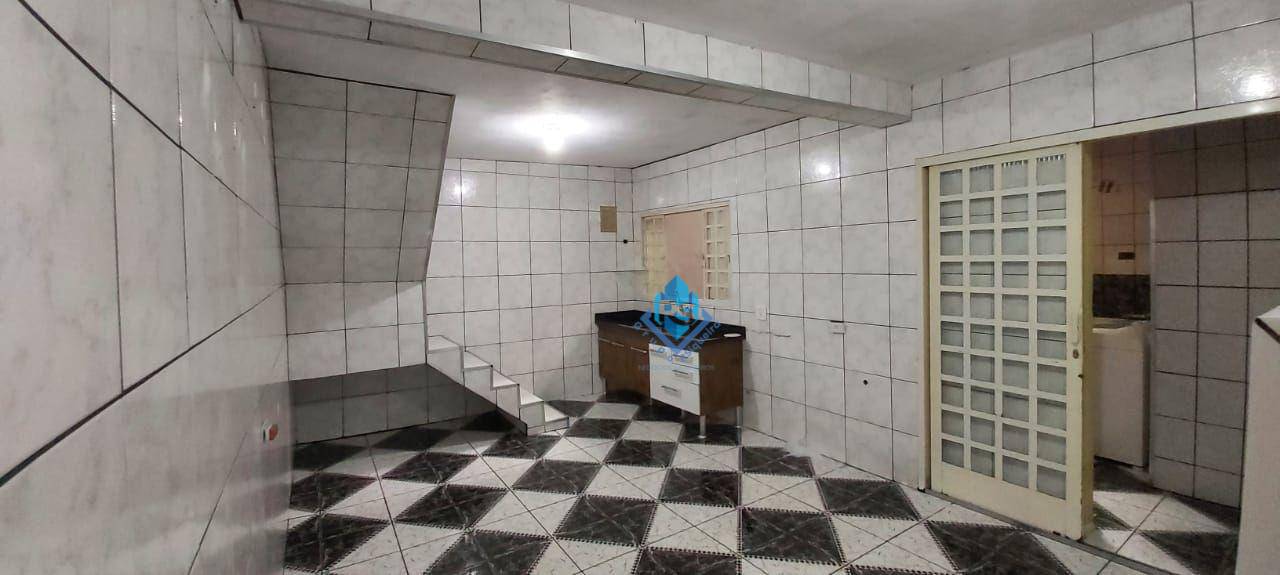 Casa para alugar com 4 quartos, 191m² - Foto 3