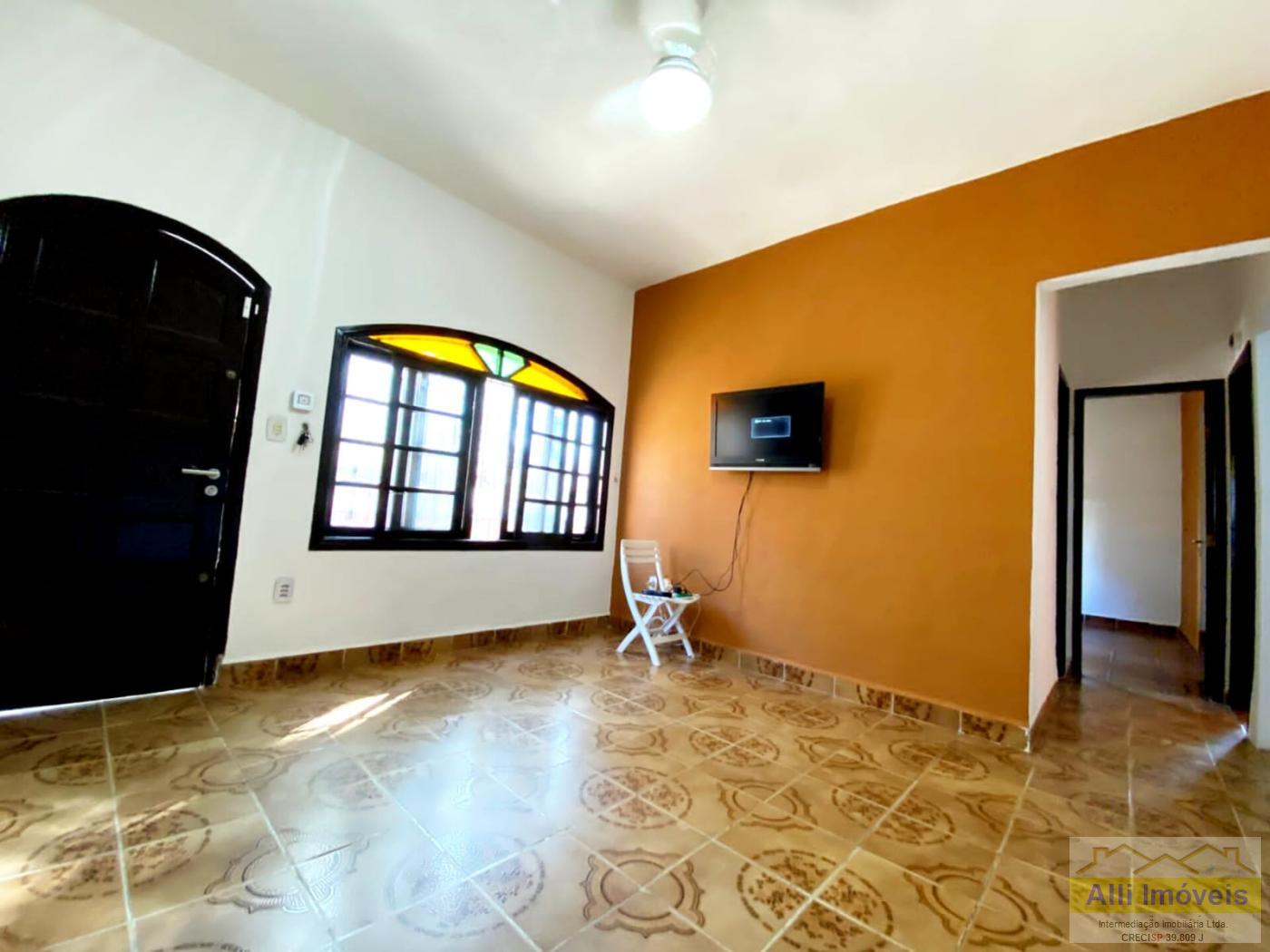 Casa à venda com 2 quartos, 61m² - Foto 2