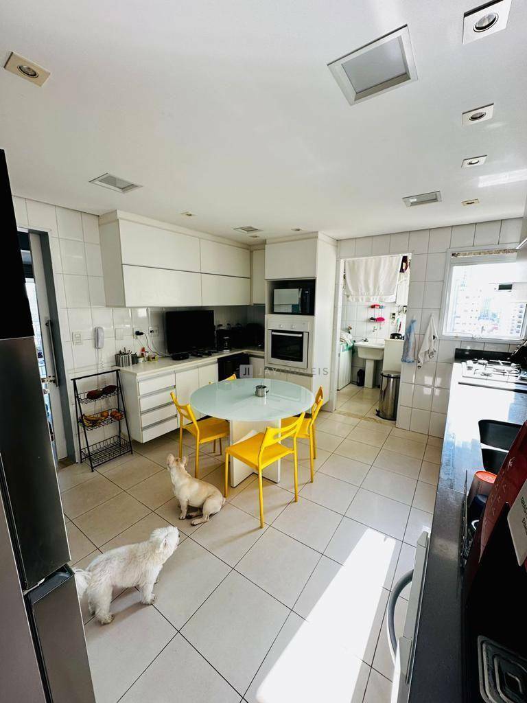 Apartamento à venda com 3 quartos, 143m² - Foto 16