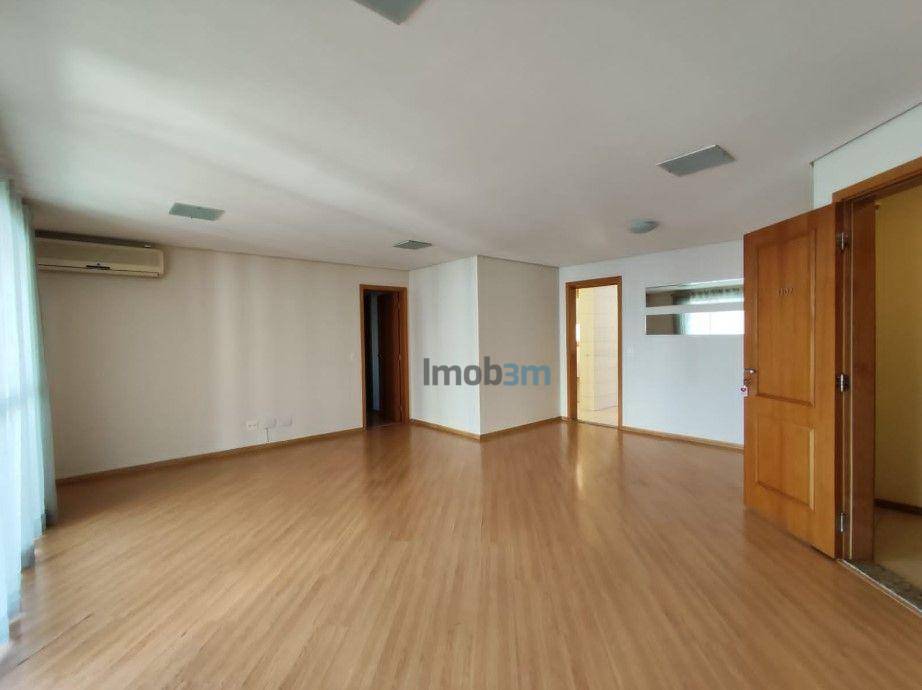 Apartamento para alugar com 3 quartos, 130m² - Foto 3