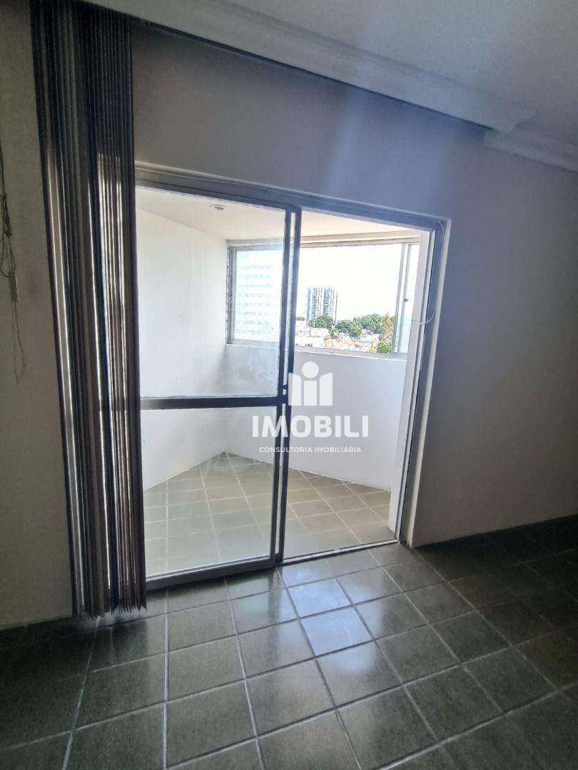 Apartamento à venda com 2 quartos, 73m² - Foto 3