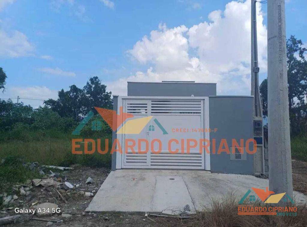 Casa à venda com 2 quartos, 62m² - Foto 3