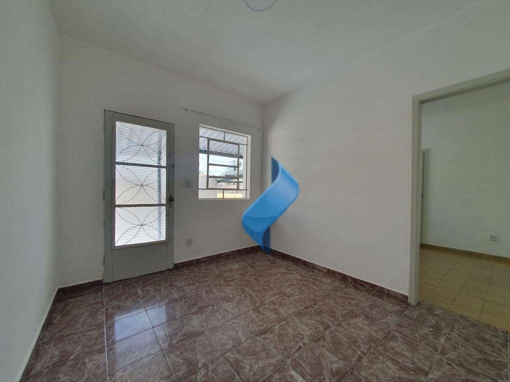 Casa para alugar com 1 quarto, 70m² - Foto 23