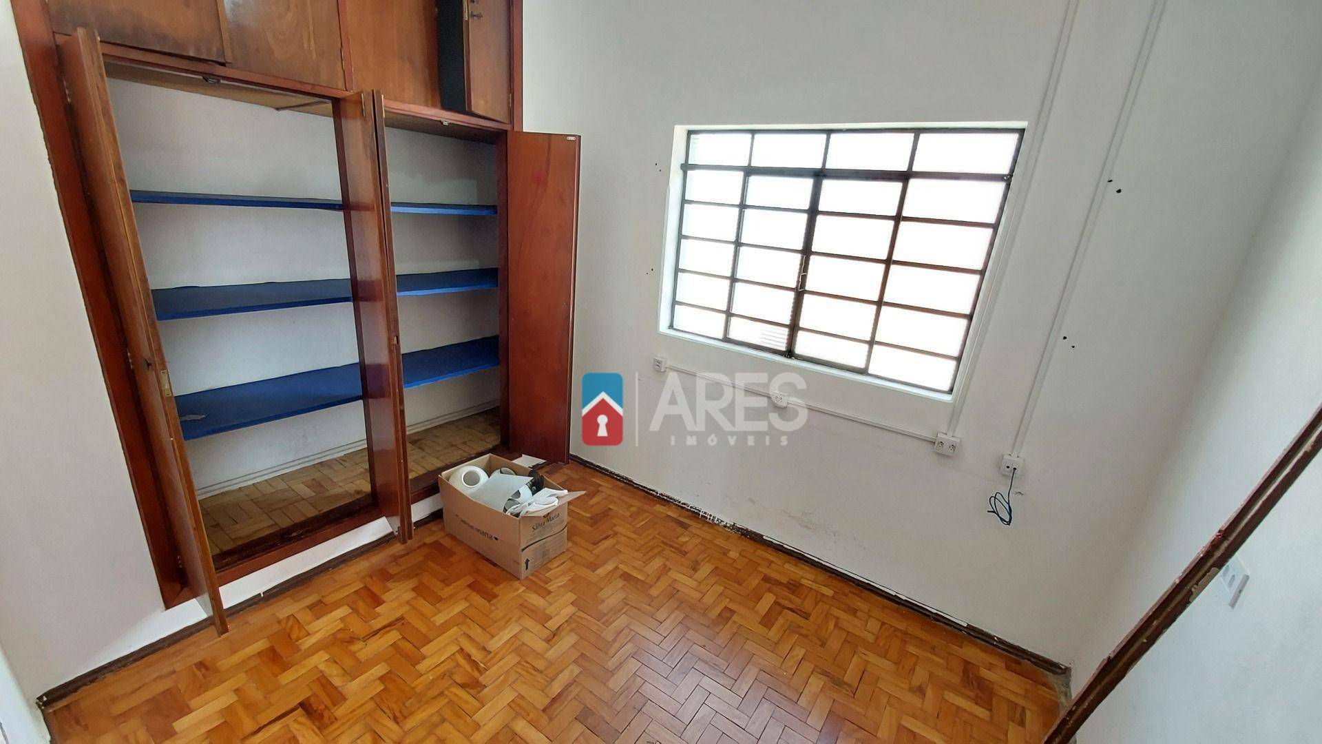 Casa para alugar com 4 quartos, 220m² - Foto 10