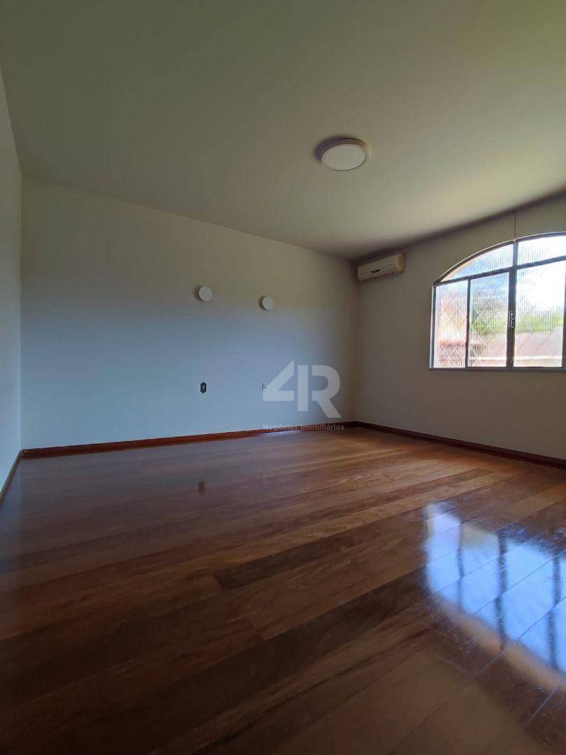 Casa à venda com 3 quartos, 323m² - Foto 27