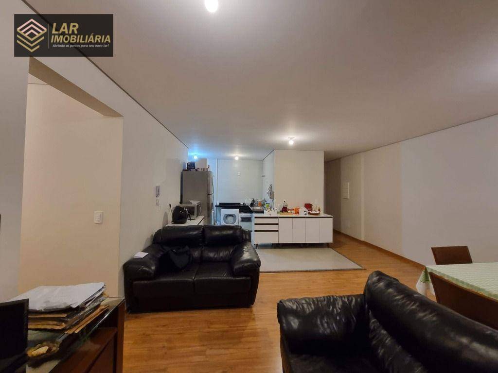 Apartamento à venda com 3 quartos, 111m² - Foto 7