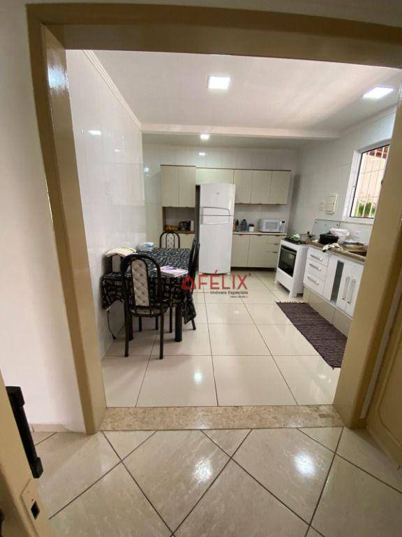 Casa à venda com 3 quartos, 188m² - Foto 44