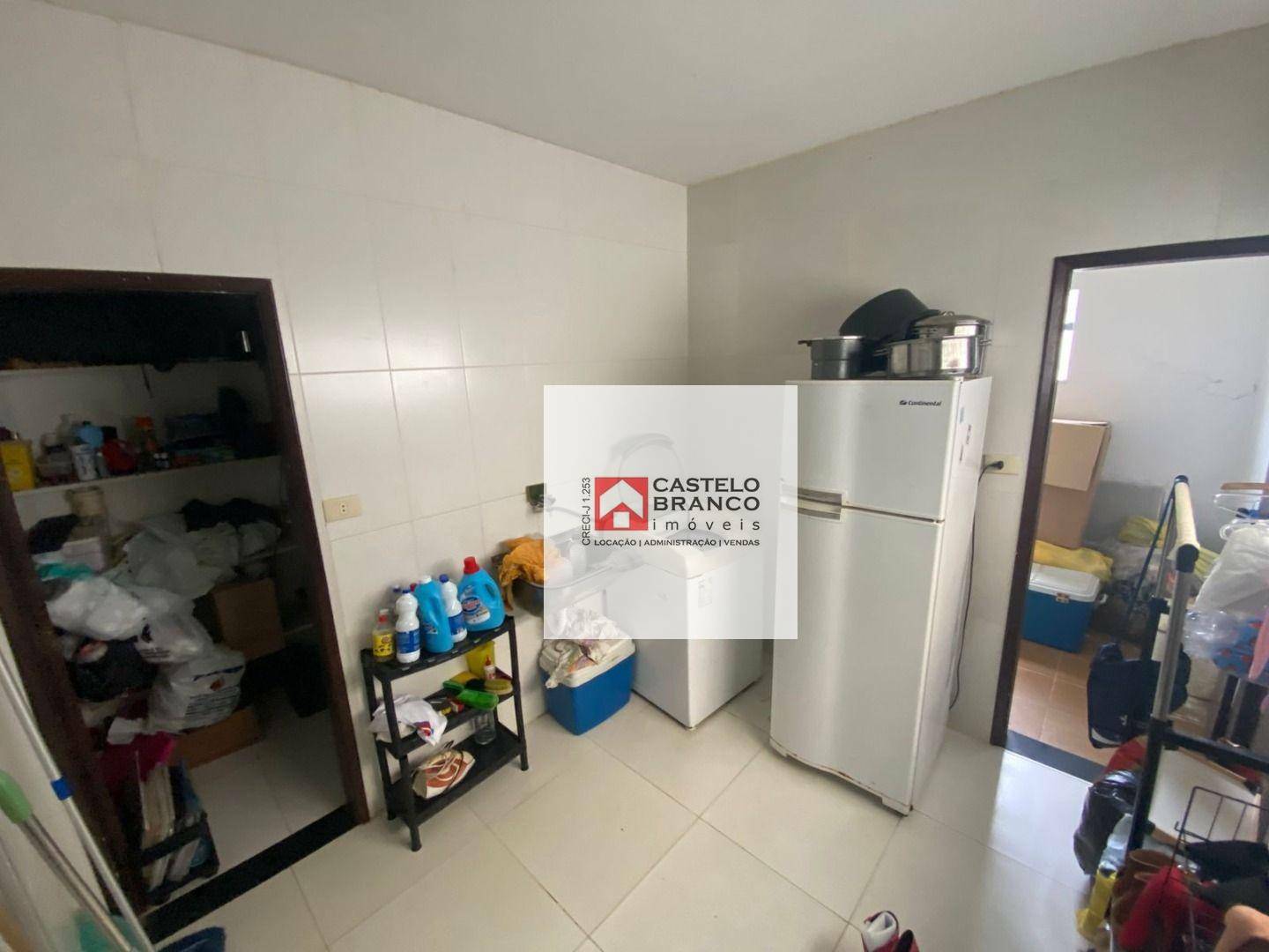 Casa à venda com 3 quartos, 230m² - Foto 6