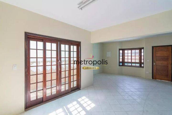 Casa à venda com 4 quartos, 277m² - Foto 1