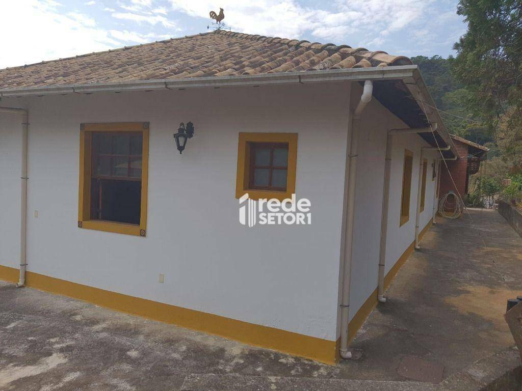 Casa à venda com 4 quartos, 280m² - Foto 2