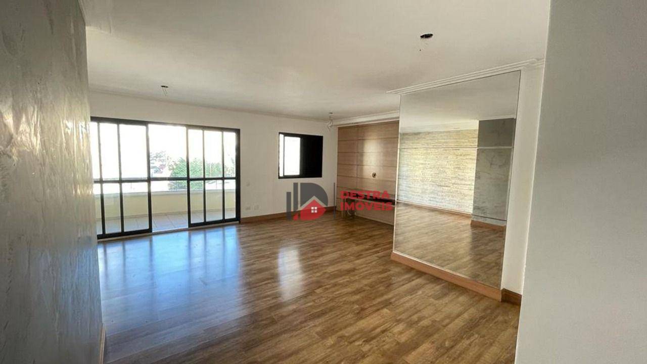 Apartamento à venda com 3 quartos, 123m² - Foto 5