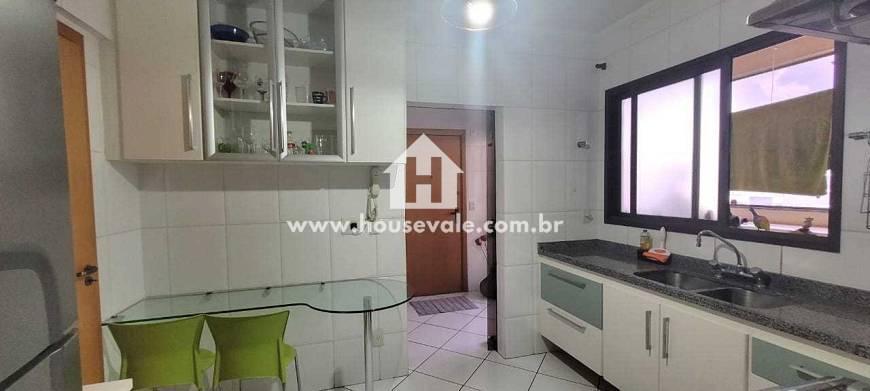 Apartamento à venda com 3 quartos, 143m² - Foto 13