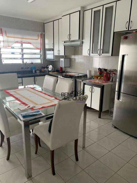 Casa à venda com 4 quartos, 200m² - Foto 13